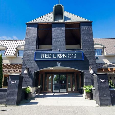Red Lion Inn & Suites อับบอทส์ฟอร์ด ภายนอก รูปภาพ