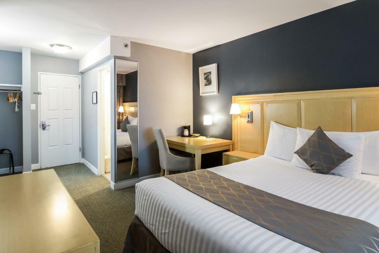 Red Lion Inn & Suites อับบอทส์ฟอร์ด ภายนอก รูปภาพ