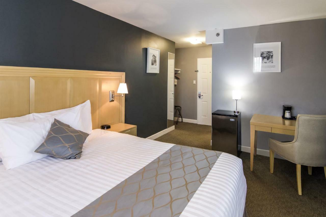 Red Lion Inn & Suites อับบอทส์ฟอร์ด ภายนอก รูปภาพ
