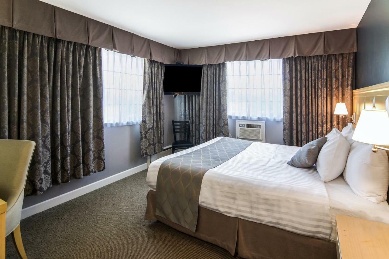 Red Lion Inn & Suites อับบอทส์ฟอร์ด ภายนอก รูปภาพ