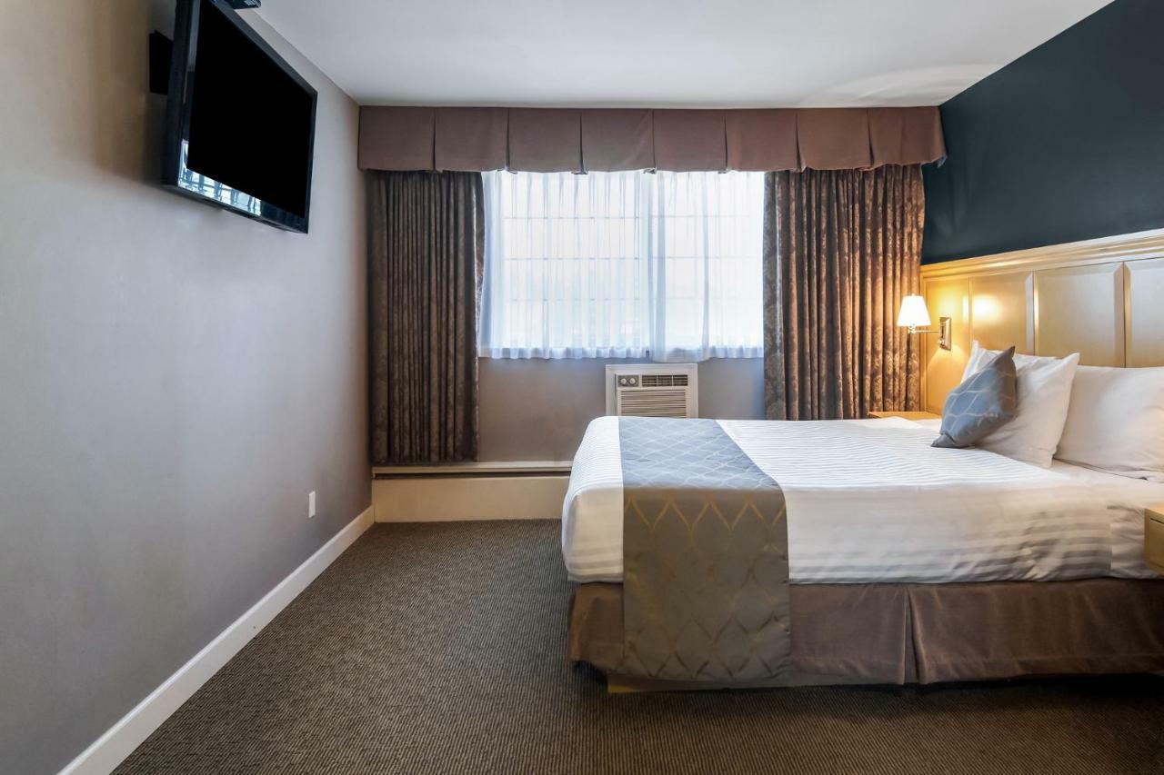 Red Lion Inn & Suites อับบอทส์ฟอร์ด ภายนอก รูปภาพ