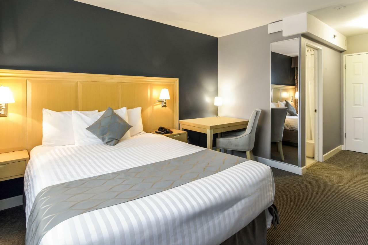 Red Lion Inn & Suites อับบอทส์ฟอร์ด ภายนอก รูปภาพ