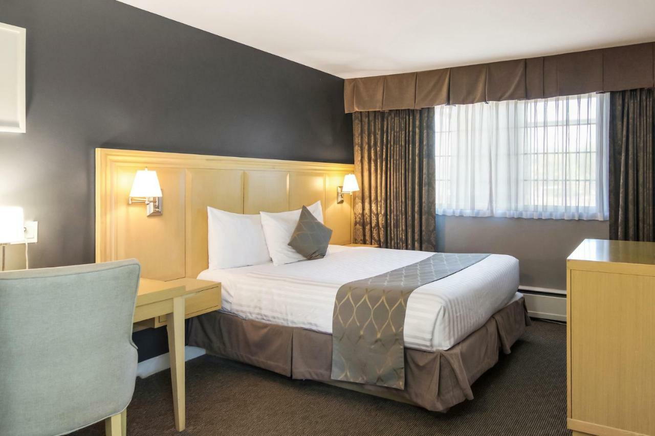 Red Lion Inn & Suites อับบอทส์ฟอร์ด ภายนอก รูปภาพ